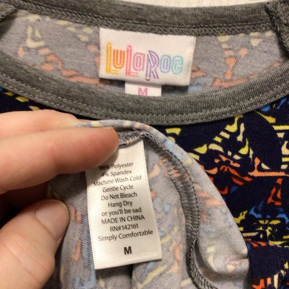 NWOT LuLaRoe Womens Randy 3/4 Sleeve Raglan T-Shirt Top Size Medium - Picture 5 of 6